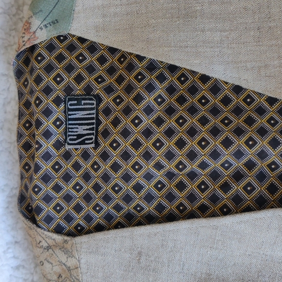 Linen Map Vest - Picture 3 of 7